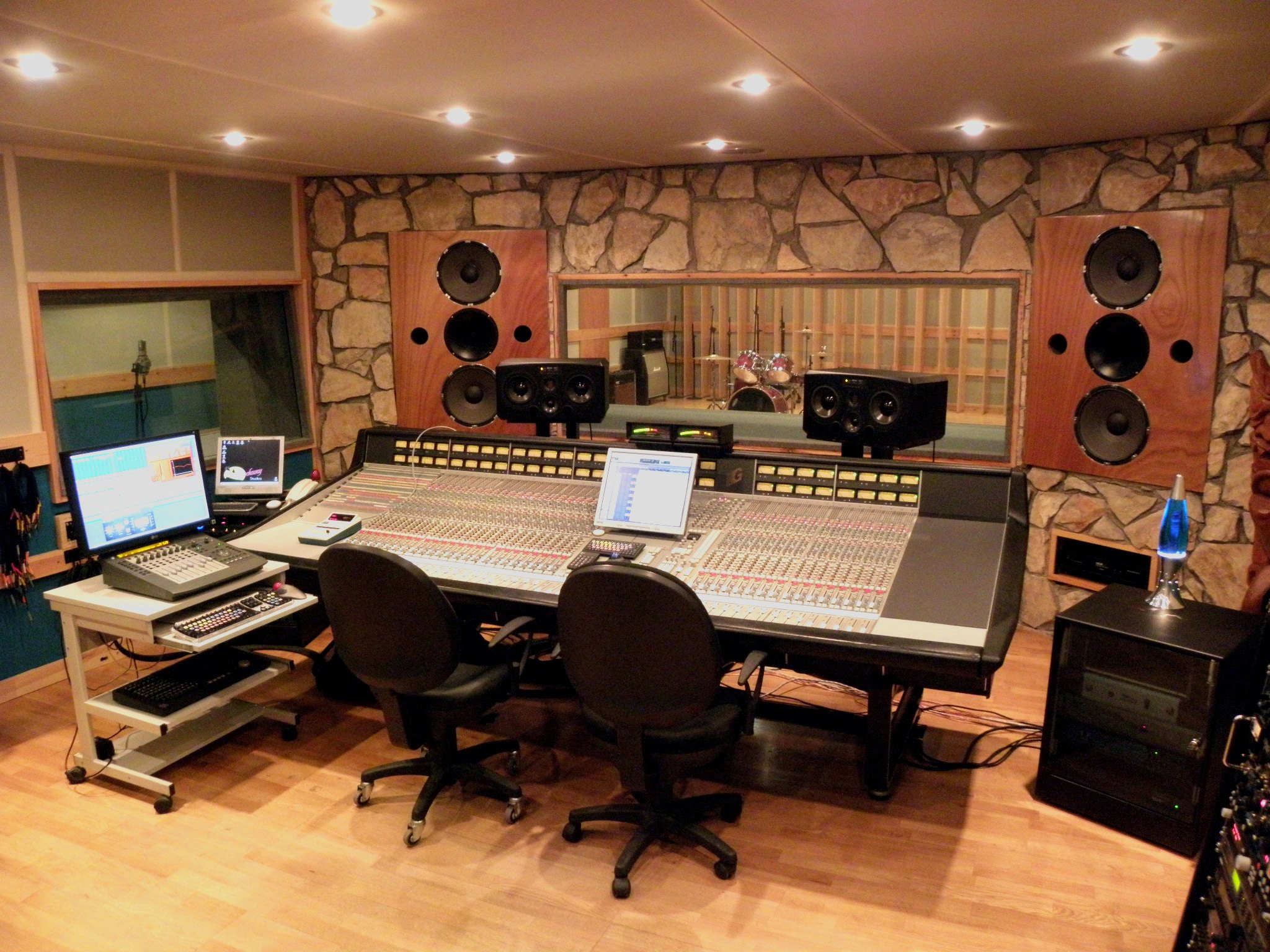 rockaway-studios-jsm-guitar-records-control-room